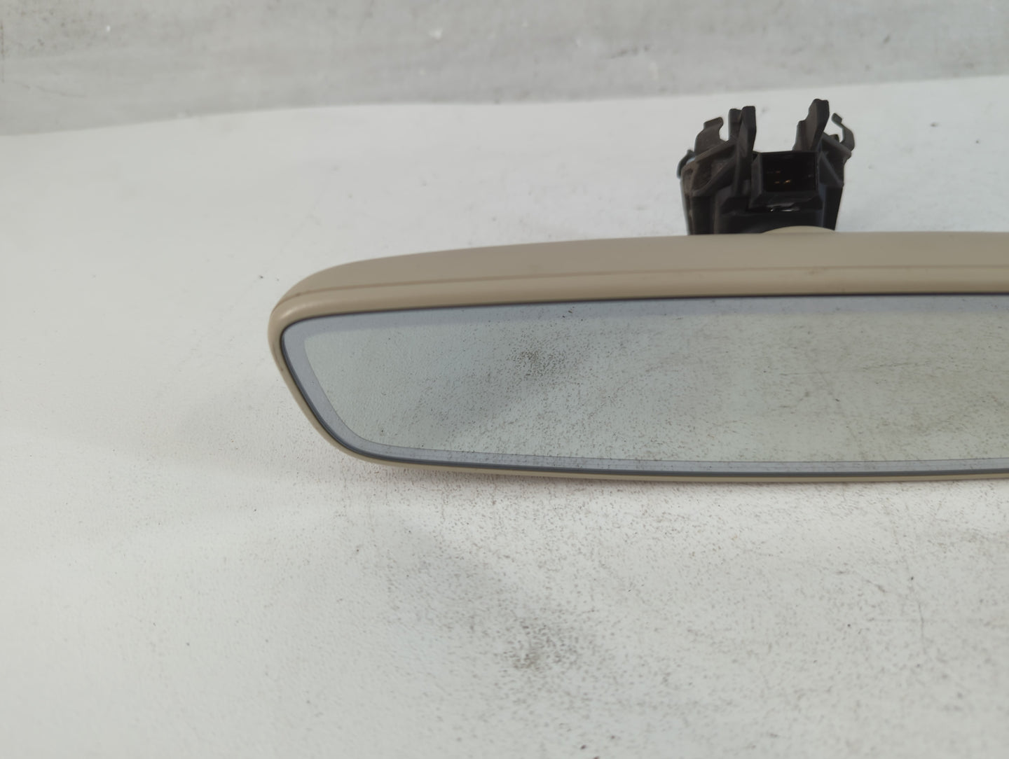 2017-2019 Audi Q7 Interior Rear View Mirror Replacement OEM P/N:E1104806 Fits Fits 2017 2018 2019 OEM Used Auto Parts - Oemusedautoparts1.com