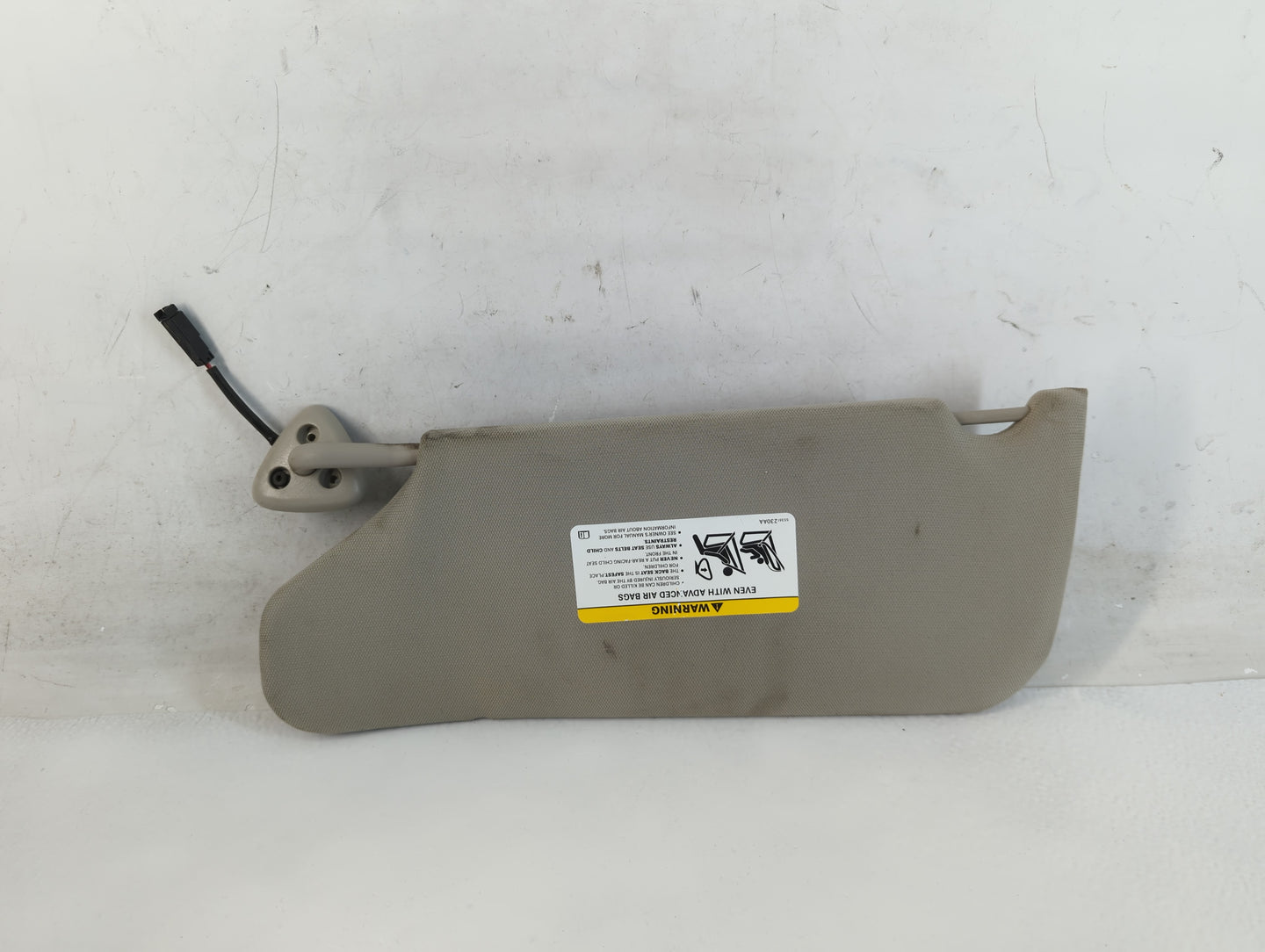 2005-2007 Chrysler 300 Sun Visor Shade Replacement Passenger Right Mirror Fits Fits 2005 2006 2007 OEM Used Auto Parts - Oemusedautoparts1.com