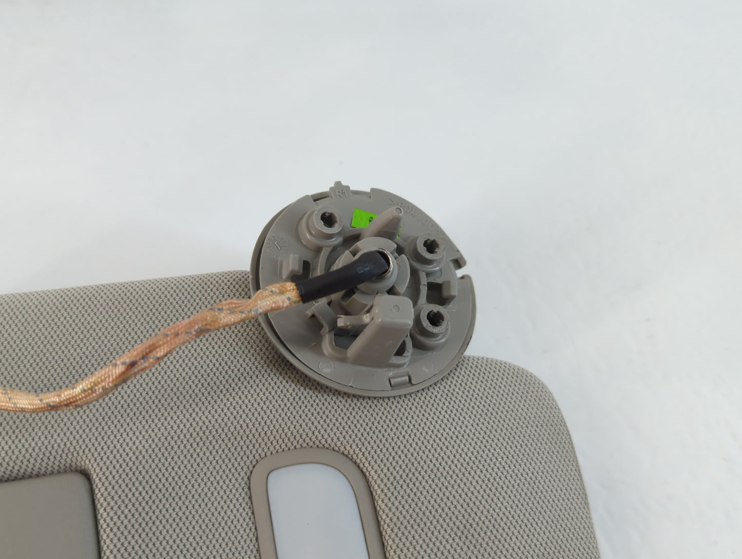 2010-2017 Chevrolet Equinox Sun Visor Shade Replacement Passenger Right Mirror Fits Fits 2010 2011 2012 2013 2014 2015 2016 2017 OEM Used Auto Parts - Oemusedautoparts1.com