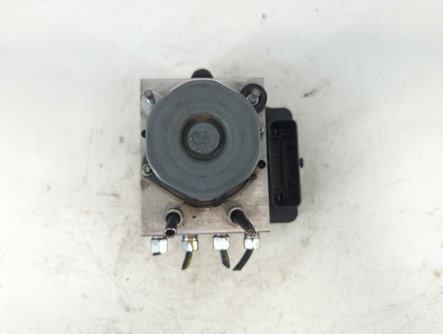 2013 Dodge Caravan ABS Pump Control Module Replacement P/N:P68183803AA Fits OEM Used Auto Parts - Oemusedautoparts1.com