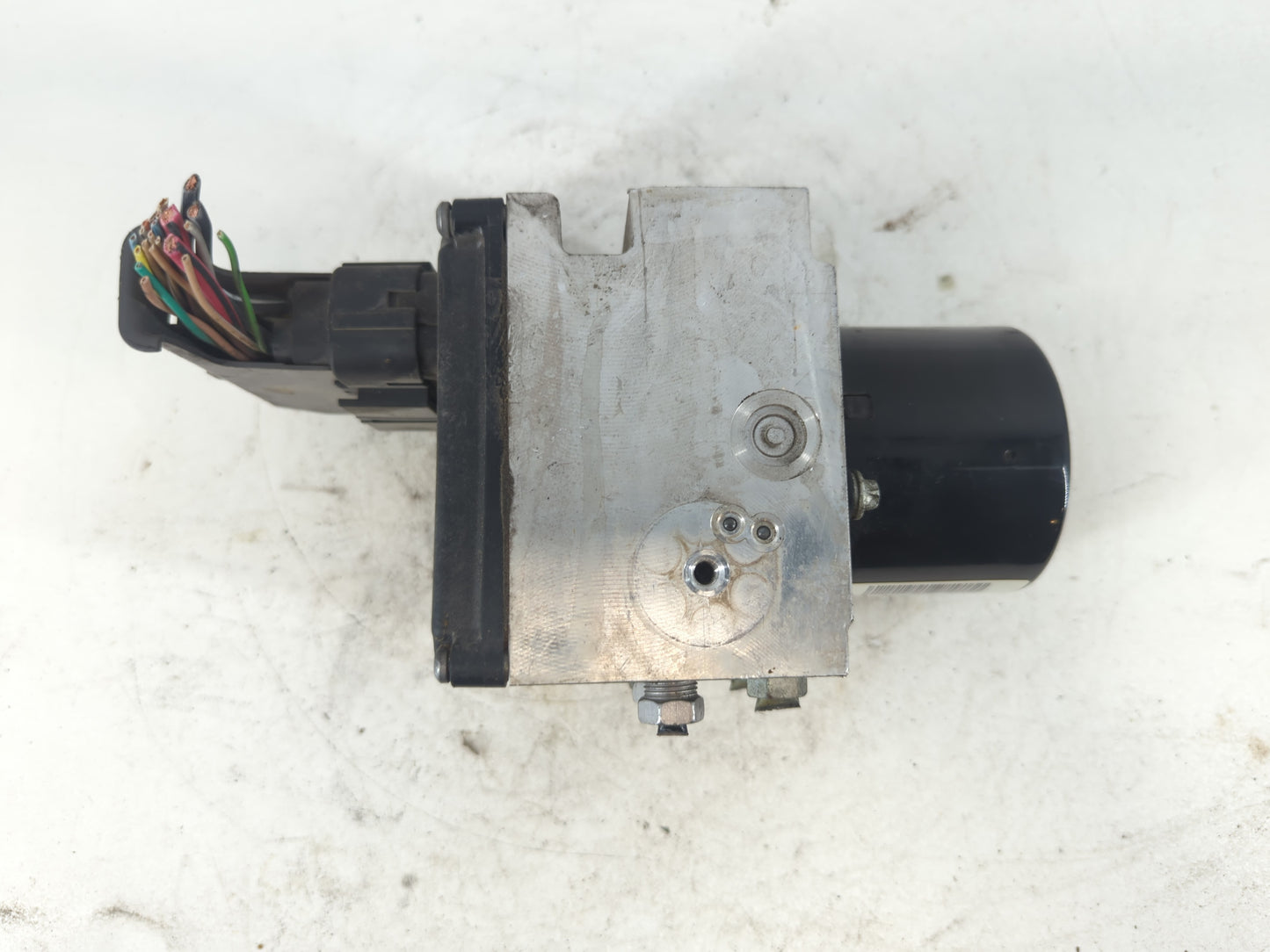 2008-2011 Chevrolet Impala ABS Pump Control Module Replacement P/N:25894183 Fits Fits 2008 2009 2010 2011 OEM Used Auto Parts - Oemusedautoparts1.com