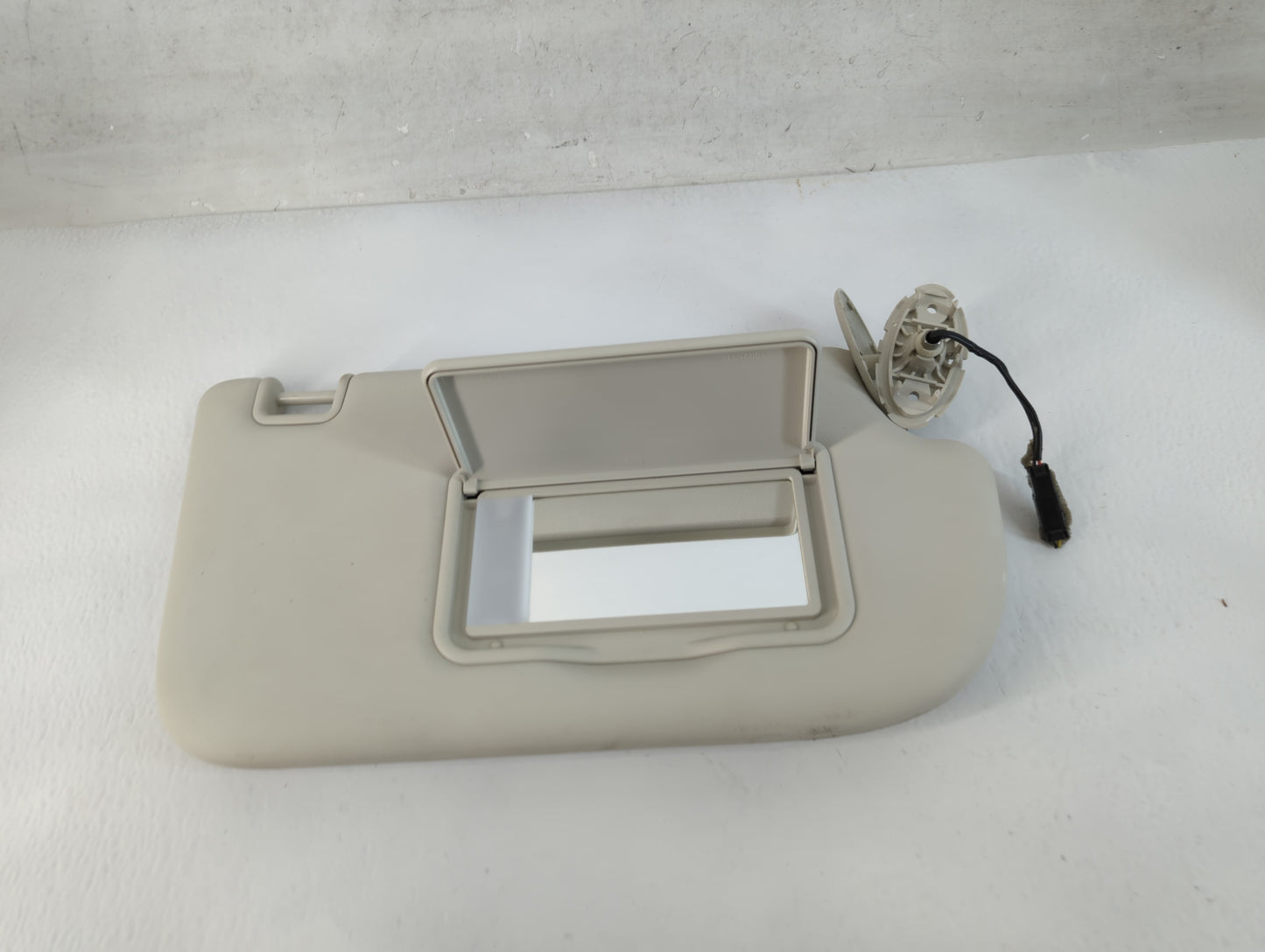 2013-2019 Ford Escape Sun Visor Shade Replacement Passenger Right Mirror Fits Fits 2013 2014 2015 2016 2017 2018 2019 OEM Used Auto Parts - Oemusedautoparts1.com