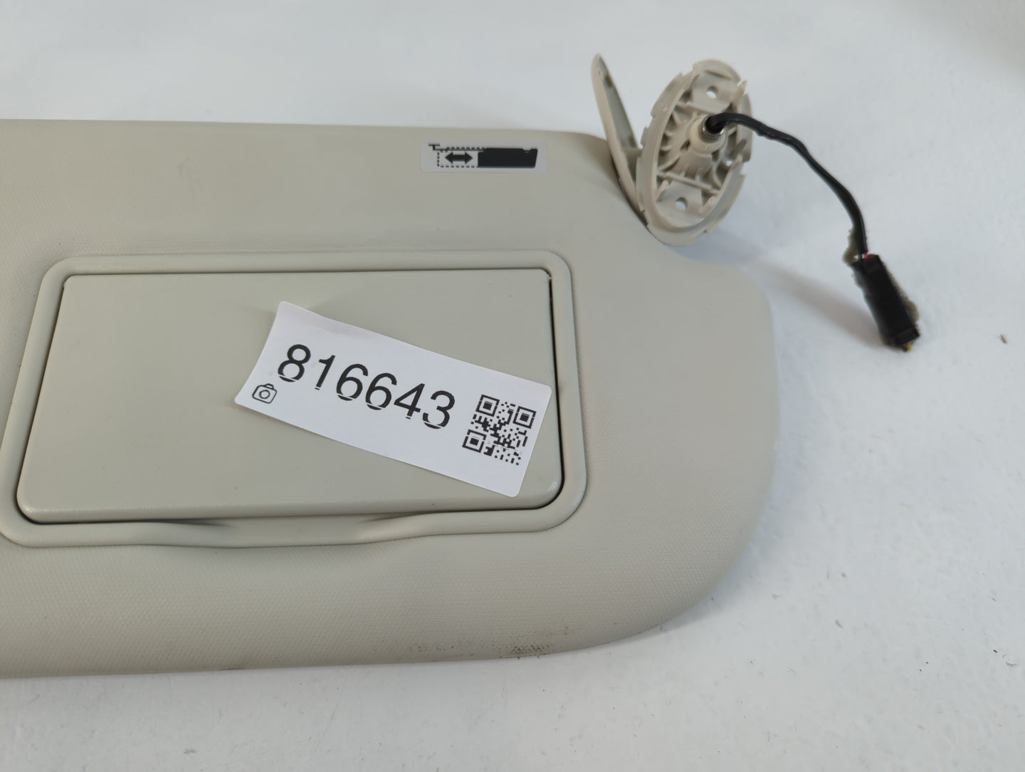 2013-2019 Ford Escape Sun Visor Shade Replacement Passenger Right Mirror Fits Fits 2013 2014 2015 2016 2017 2018 2019 OEM Used Auto Parts - Oemusedautoparts1.com