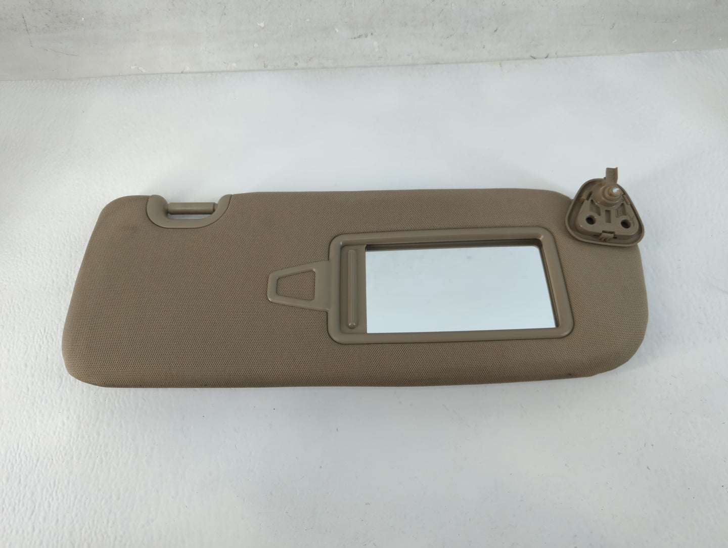 2013-2019 Hyundai Santa Fe Sun Visor Shade Replacement Passenger Right Mirror Fits Fits 2013 2014 2015 2016 2017 2018 2019 OEM Used Auto Parts - Oemusedautoparts1.com