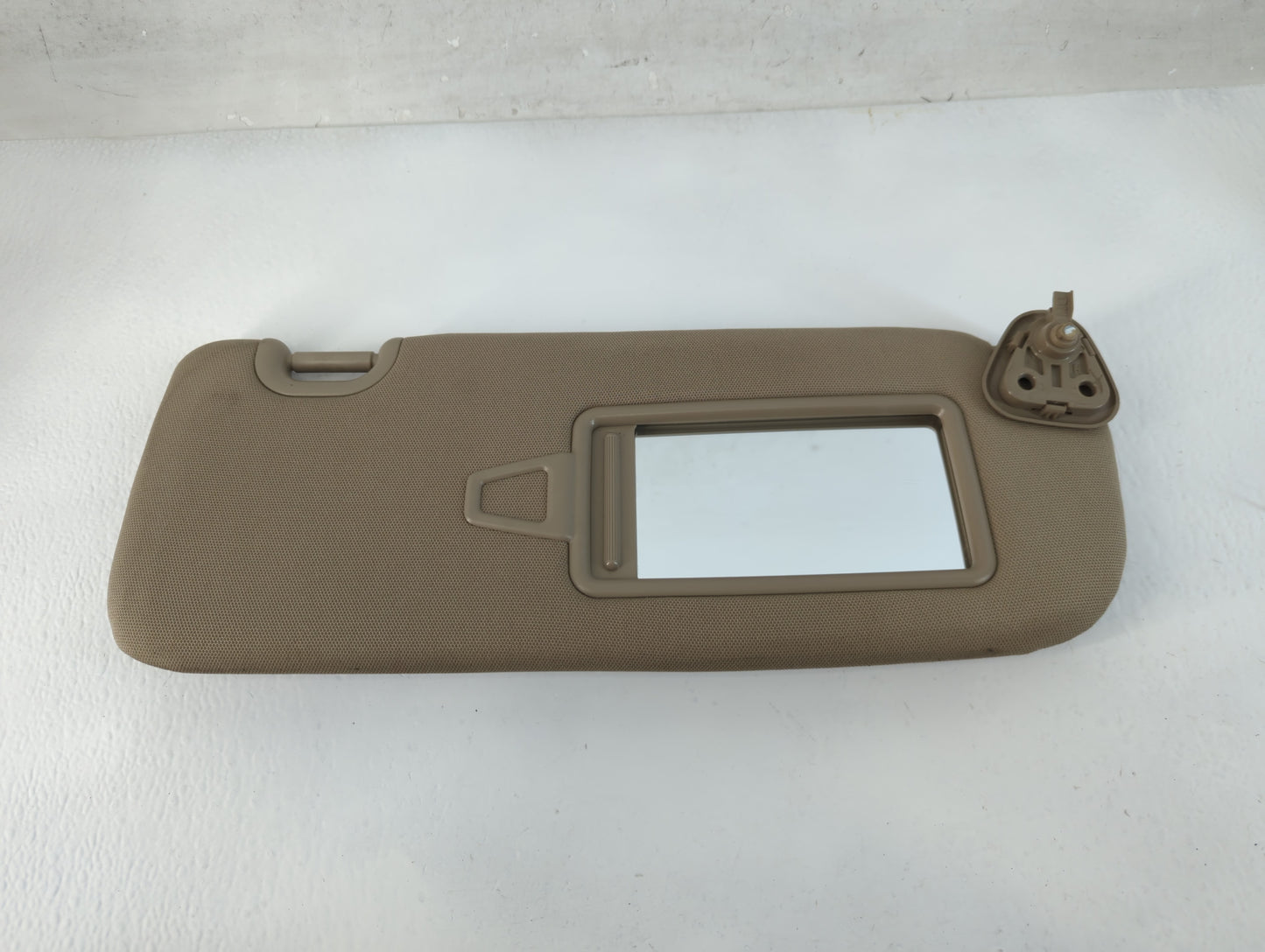 2013-2019 Hyundai Santa Fe Sun Visor Shade Replacement Passenger Right Mirror Fits Fits 2013 2014 2015 2016 2017 2018 2019 OEM Used Auto Parts - Oemusedautoparts1.com