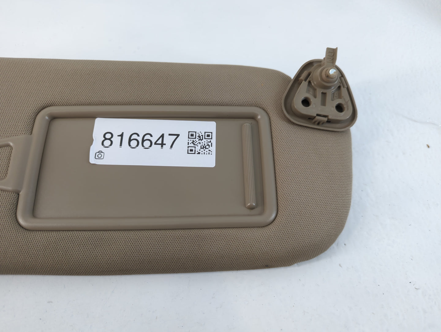2013-2019 Hyundai Santa Fe Sun Visor Shade Replacement Passenger Right Mirror Fits Fits 2013 2014 2015 2016 2017 2018 2019 OEM Used Auto Parts - Oemusedautoparts1.com