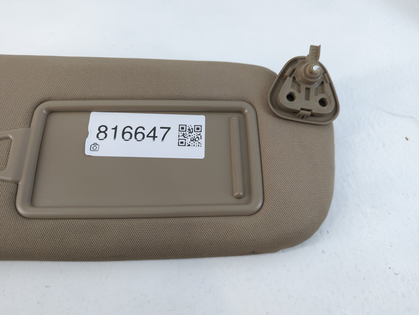 2013-2019 Hyundai Santa Fe Sun Visor Shade Replacement Passenger Right Mirror Fits Fits 2013 2014 2015 2016 2017 2018 2019 OEM Used Auto Parts - Oemusedautoparts1.com