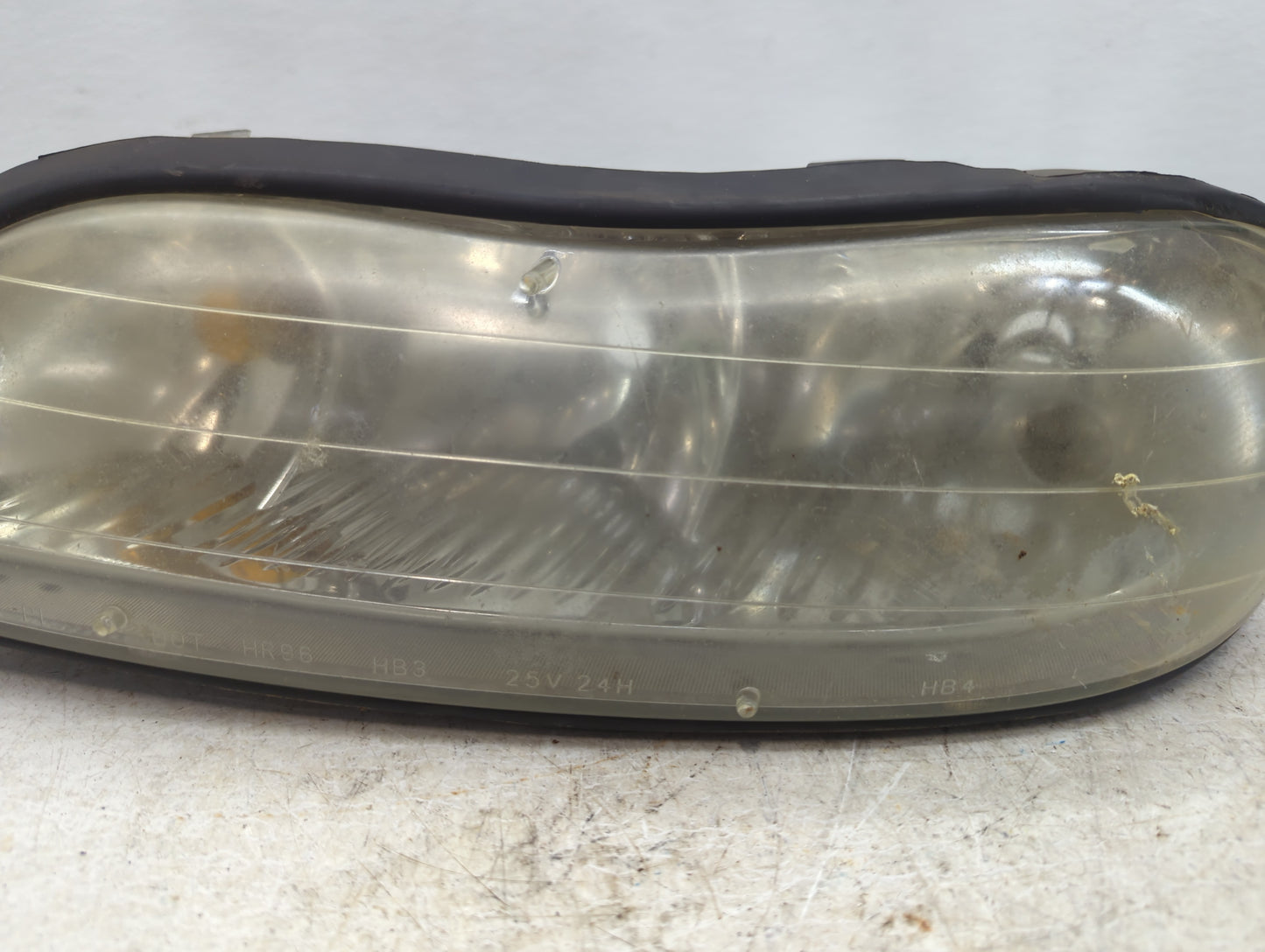 1997-2005 Chevrolet Malibu Passenger Right Oem Head Light Headlight Lamp - Oemusedautoparts1.com