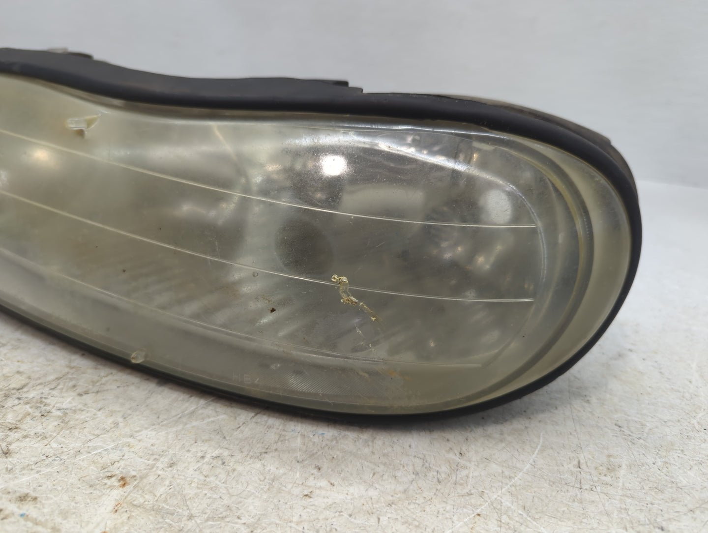 1997-2005 Chevrolet Malibu Passenger Right Oem Head Light Headlight Lamp - Oemusedautoparts1.com