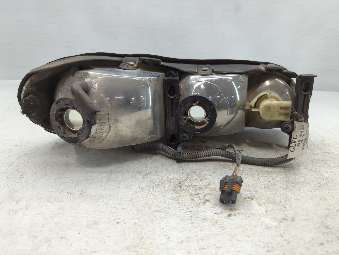 1997-2005 Chevrolet Malibu Passenger Right Oem Head Light Headlight Lamp - Oemusedautoparts1.com