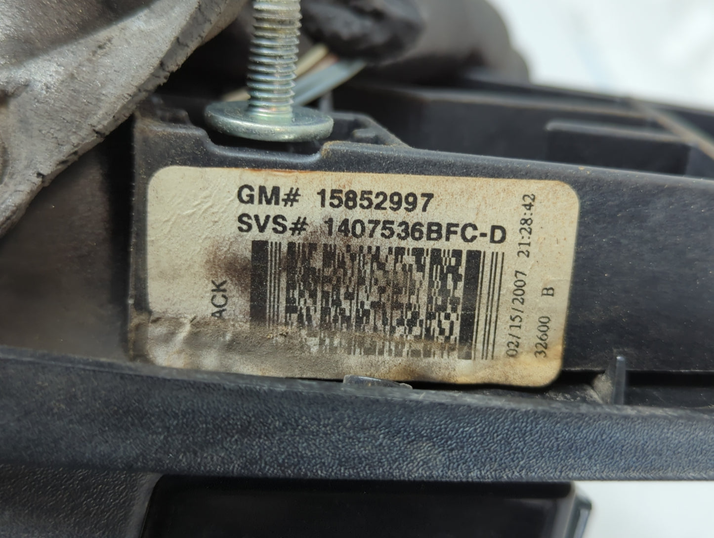 2007 Suzuki Xl-7 Side Mirror Replacement Passenger Right View Door Mirror P/N:15852997 Fits OEM Used Auto Parts - Oemusedautoparts1.com