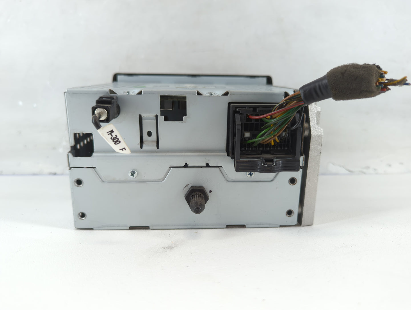 2014-2015 Chevrolet Spark Radio AM FM Cd Player Receiver Replacement P/N:95375119 Fits Fits 2014 2015 OEM Used Auto Parts - Oemusedautoparts1.com