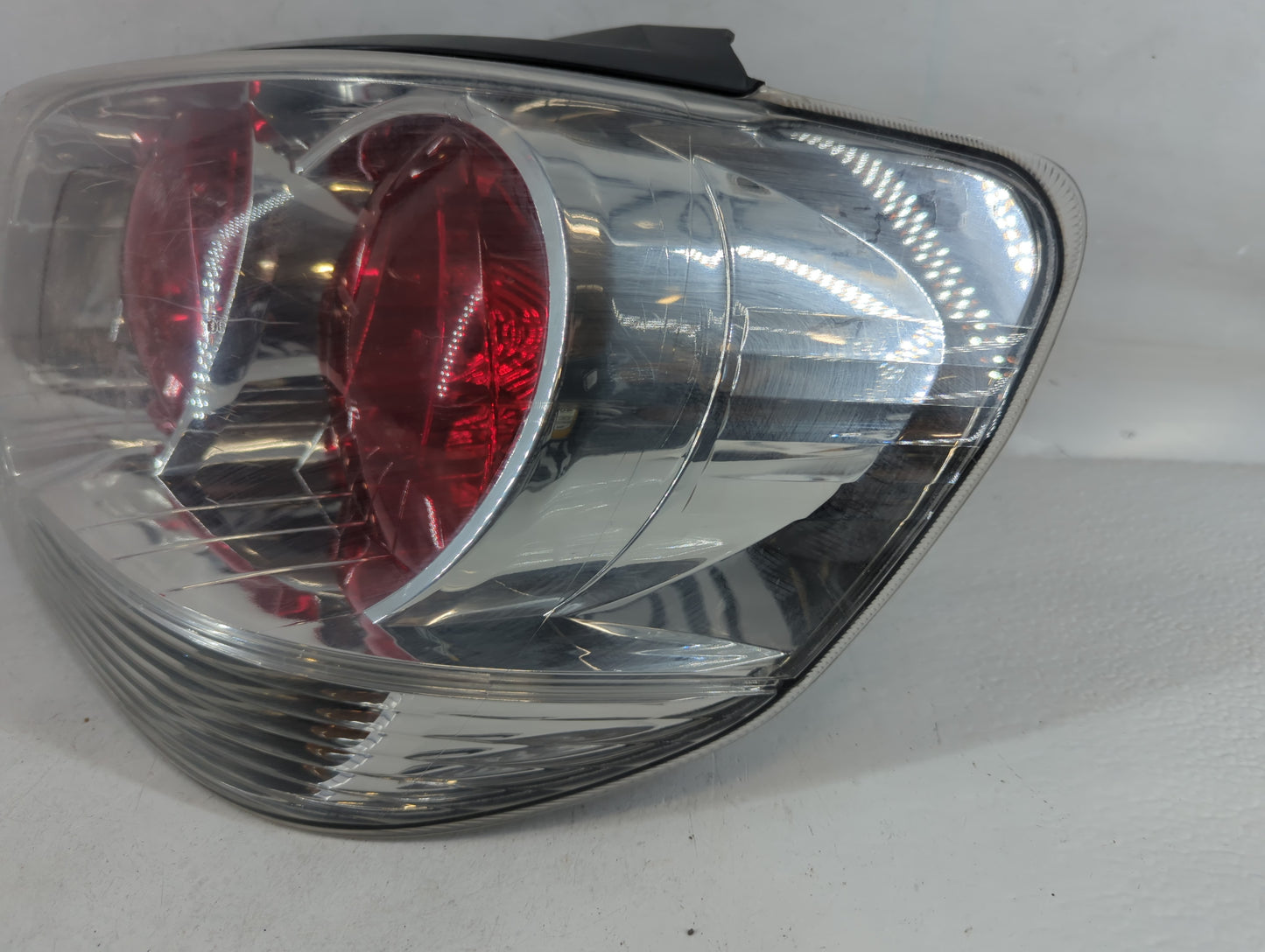 2003-2004 Mitsubishi Outlander Tail Light Assembly Passenger Right OEM P/N:87546 Fits Fits 2003 2004 OEM Used Auto Parts - Oemusedautoparts1.com