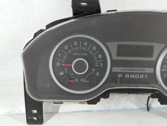 2005-2006 Ford Expedition Instrument Cluster Speedometer Gauges P/N:6L1T-10849-DD Fits Fits 2005 2006 OEM Used Auto Parts