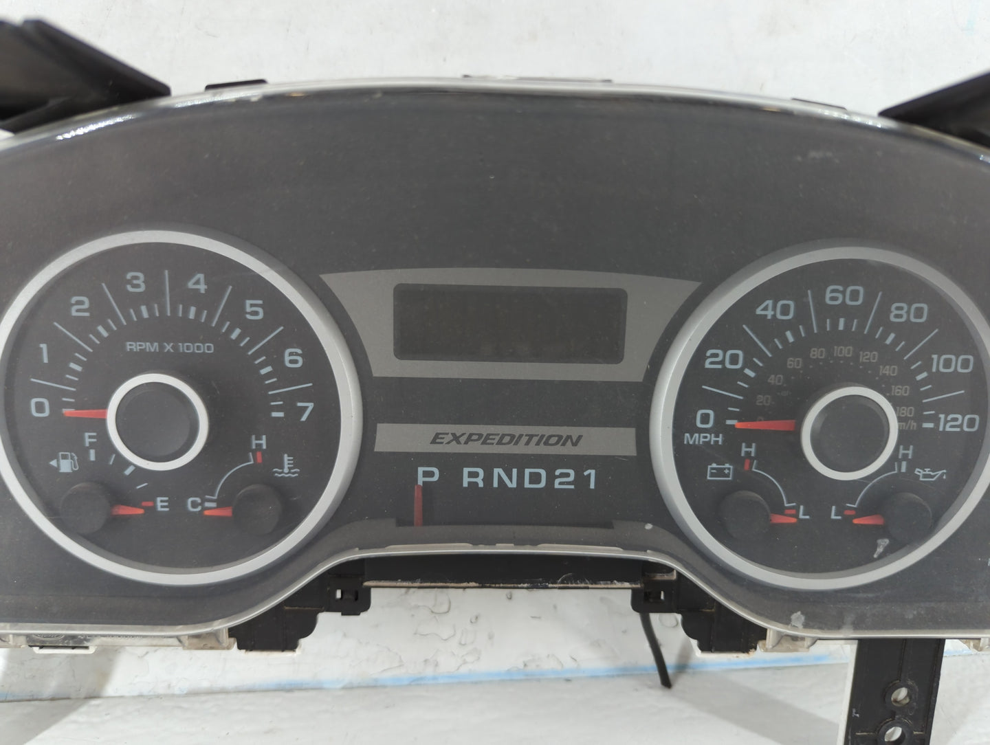 2005-2006 Ford Expedition Instrument Cluster Speedometer Gauges P/N:6L1T-10849-DD Fits Fits 2005 2006 OEM Used Auto Parts - Oemusedautoparts1.com