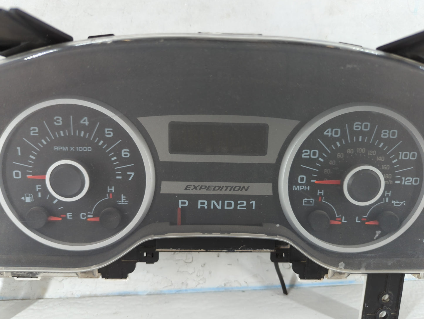 2005-2006 Ford Expedition Instrument Cluster Speedometer Gauges P/N:6L1T-10849-DD Fits Fits 2005 2006 OEM Used Auto Parts - Oemusedautoparts1.com