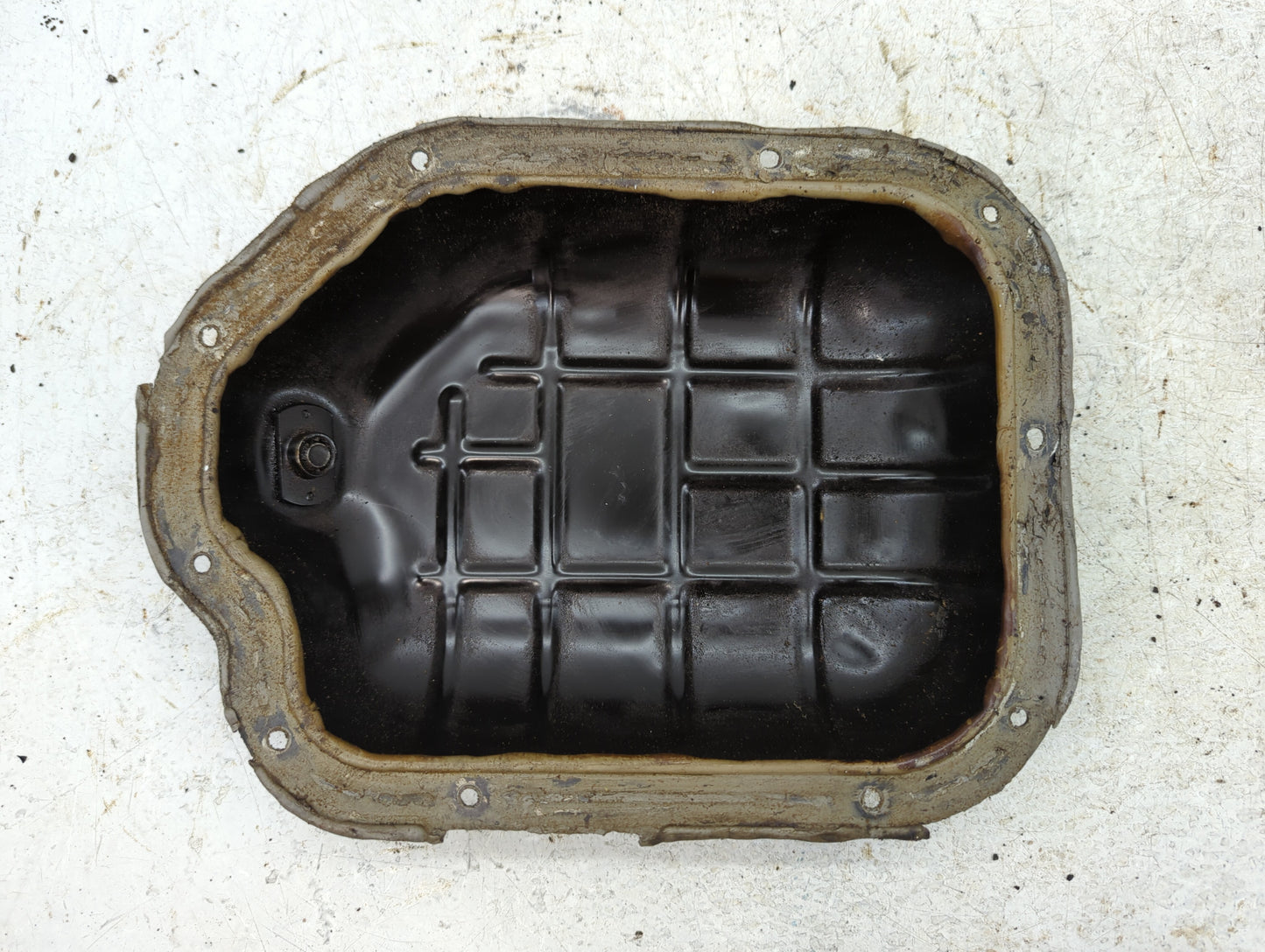 2003-2004 Nissan Murano Engine Oil Pan Fits Fits 2003 2004 OEM Used Auto Parts - Oemusedautoparts1.com