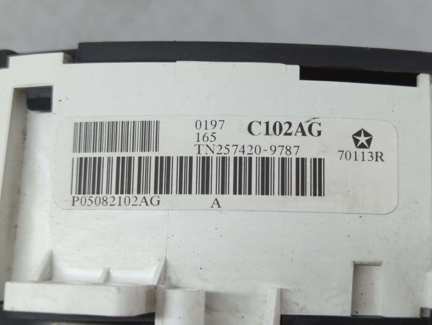 2007 Chrysler Pacifica Instrument Cluster Speedometer Gauges P/N:70113R 05082102AG Fits OEM Used Auto Parts - Oemusedautoparts1.com