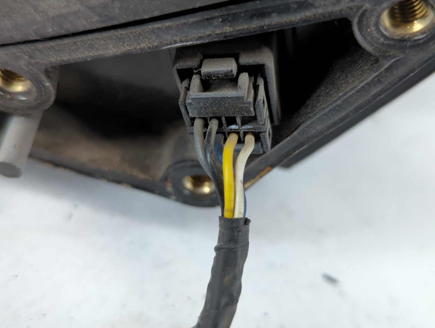 2002-2006 Hyundai Accent Side Mirror Replacement Passenger Right View Door Mirror P/N:E4012188 Fits Fits 2002 2003 2004 2005 2006 OEM Used Auto Parts - Oemusedautoparts1.com