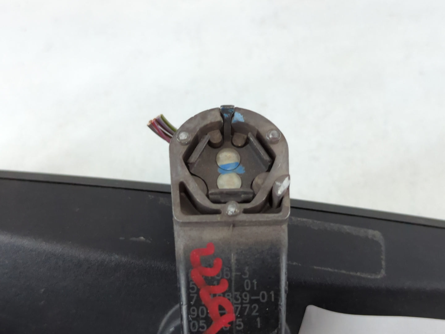 2006 Bmw 325i Interior Rear View Mirror Replacement OEM P/N:905-0772 Fits OEM Used Auto Parts - Oemusedautoparts1.com