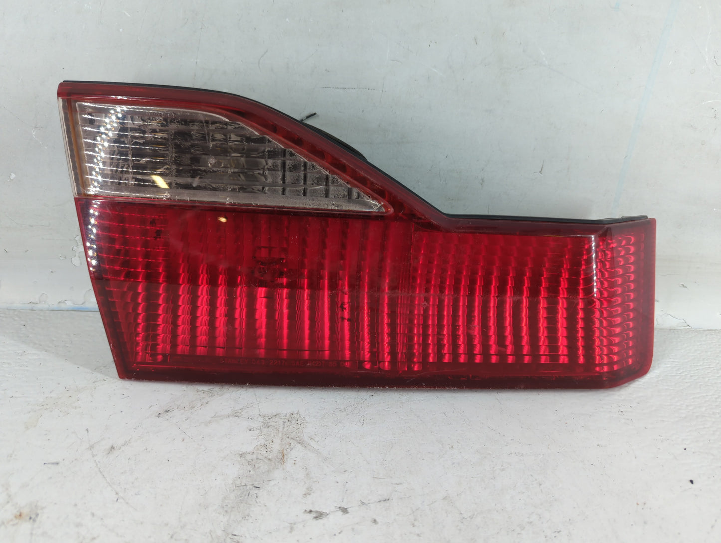 1998-2002 Honda Accord Tail Light Assembly Passenger Right OEM P/N:2VA 938 864 2VA 989 864 Fits Fits 1998 1999 2000 2001 2002 OEM Used Auto Parts - Oemusedautoparts1.com