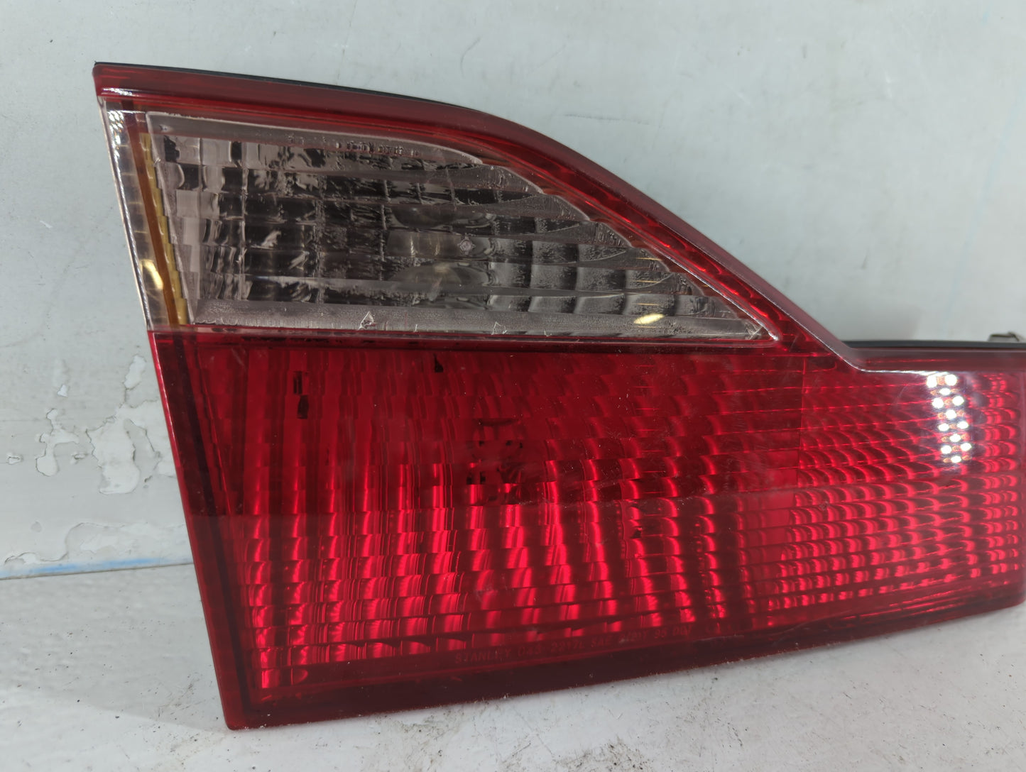 1998-2002 Honda Accord Tail Light Assembly Passenger Right OEM P/N:2VA 938 864 2VA 989 864 Fits Fits 1998 1999 2000 2001 2002 OEM Used Auto Parts - Oemusedautoparts1.com