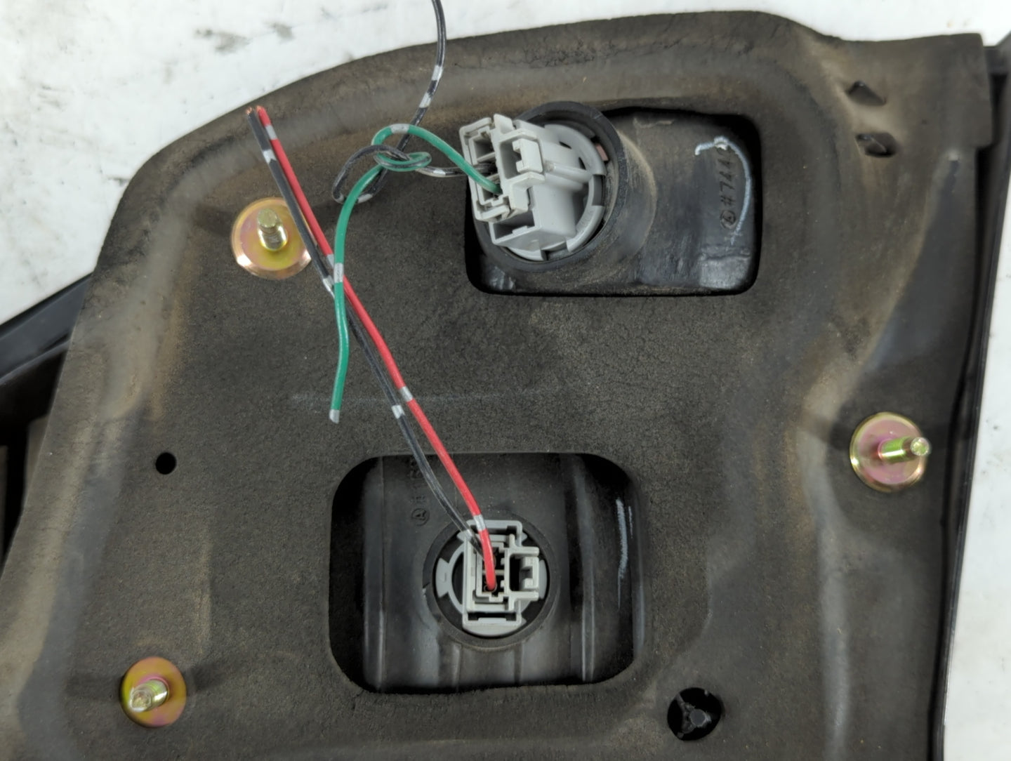 1998-2002 Honda Accord Tail Light Assembly Passenger Right OEM P/N:2VA 938 864 2VA 989 864 Fits Fits 1998 1999 2000 2001 2002 OEM Used Auto Parts - Oemusedautoparts1.com