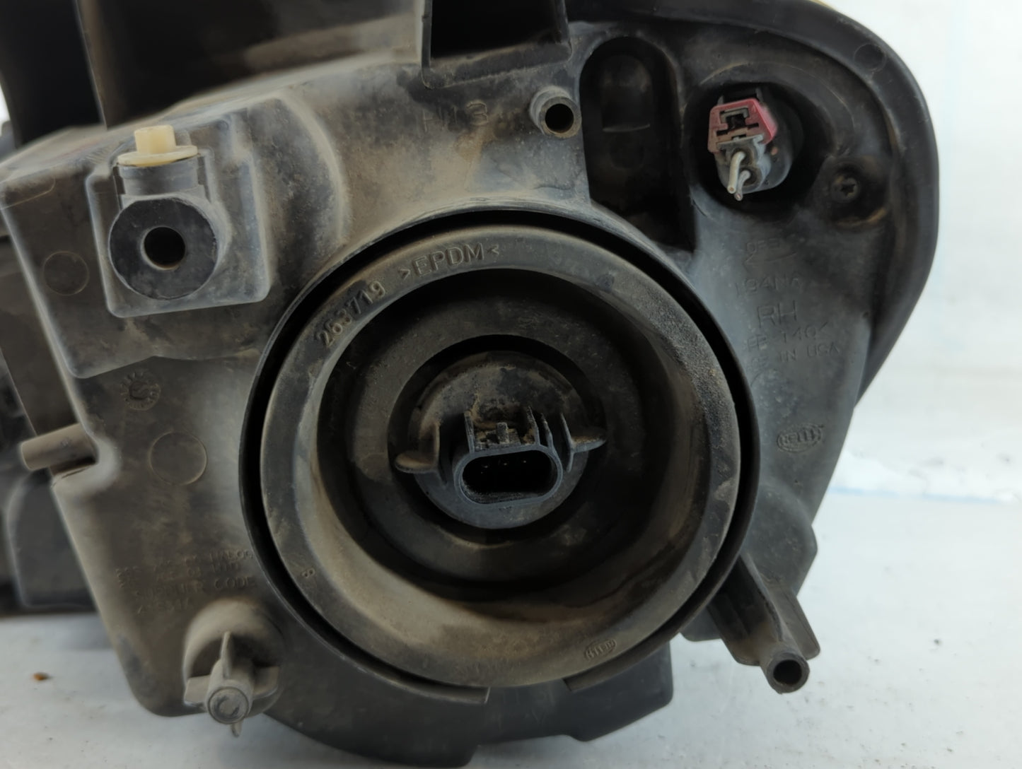 2007-2008 Chrysler Pacifica Driver Left Oem Head Light Headlight Lamp - Oemusedautoparts1.com