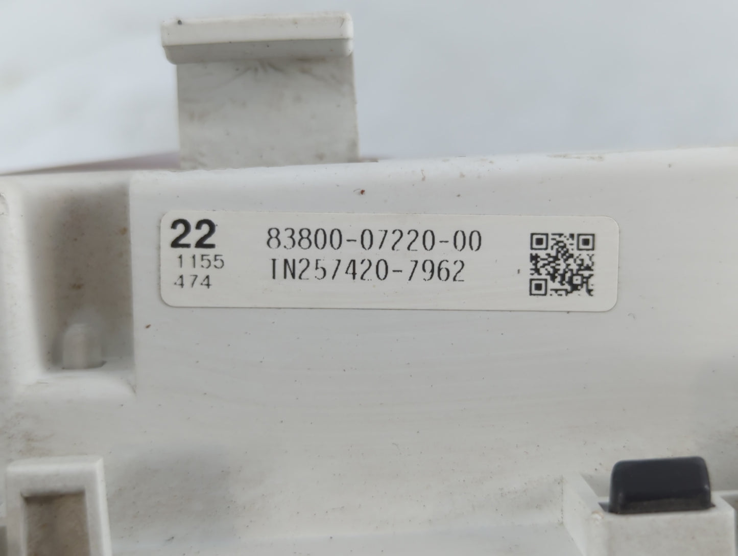 2005-2006 Toyota Avalon Instrument Cluster Speedometer Gauges P/N:83800-07220-00 Fits Fits 2005 2006 OEM Used Auto Parts - Oemusedautoparts1.com