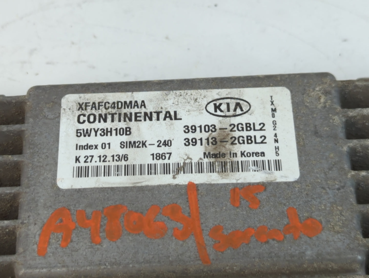 2014-2015 Kia Sorento PCM Engine Control Computer ECU ECM PCU OEM P/N:39113-2GBL2 39103-2GBL2 Fits Fits 2014 2015 OEM Used Auto Parts - Oemusedautoparts1.com