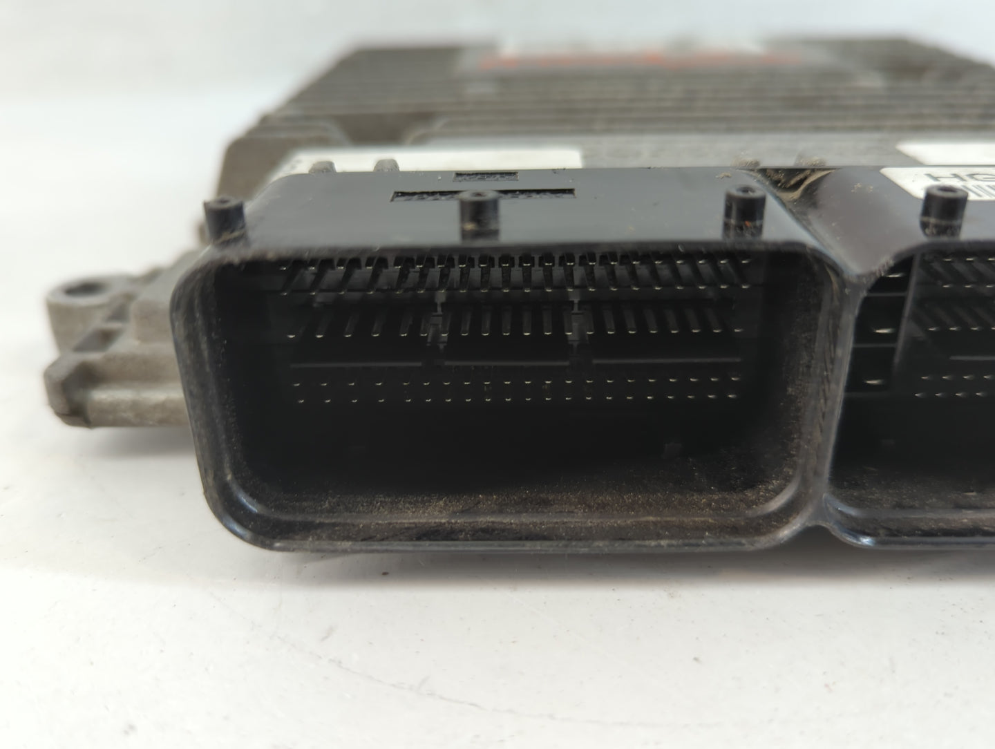 2014-2015 Kia Sorento PCM Engine Control Computer ECU ECM PCU OEM P/N:39113-2GBL2 39103-2GBL2 Fits Fits 2014 2015 OEM Used Auto Parts - Oemusedautoparts1.com