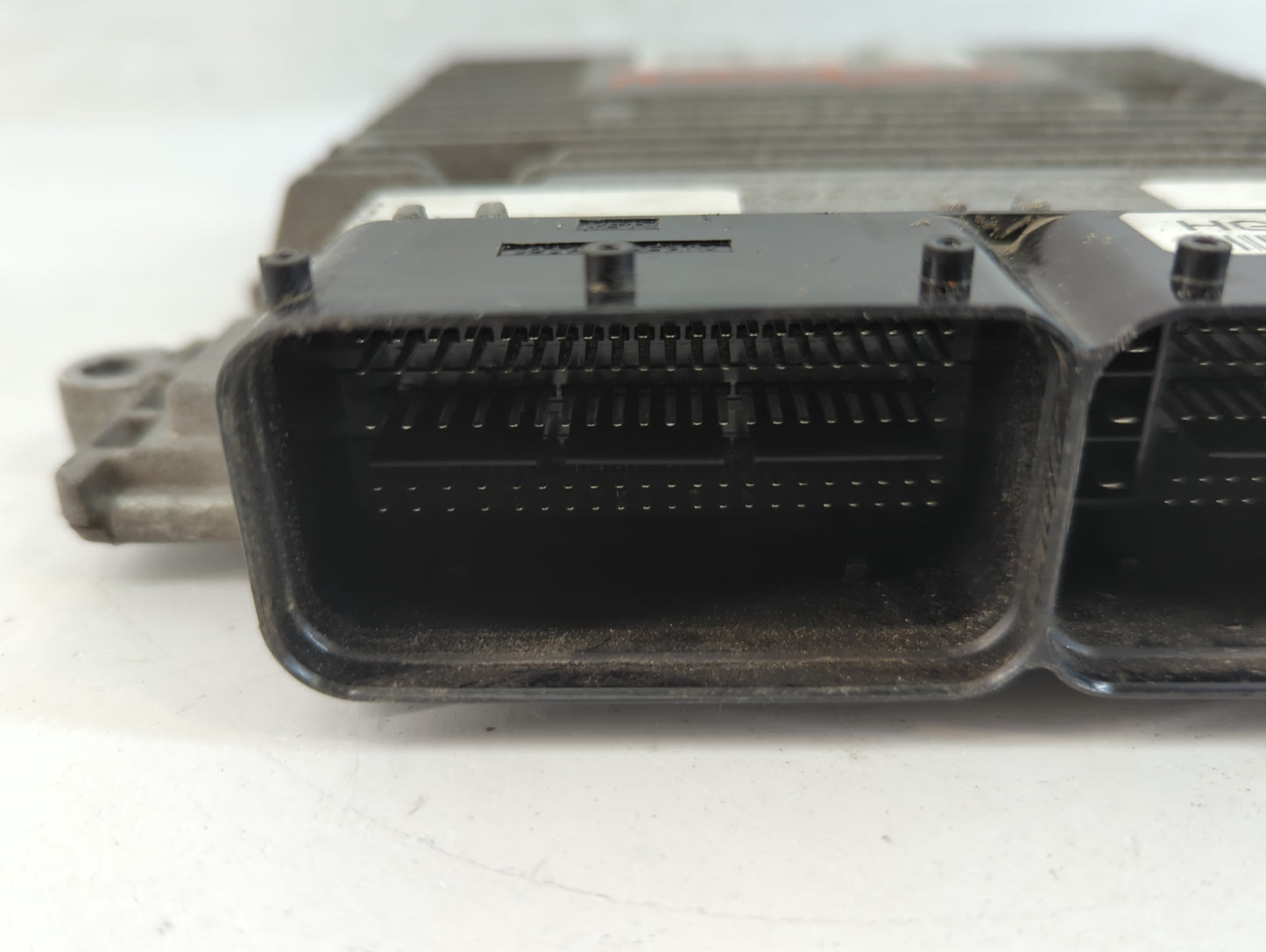 2014-2015 Kia Sorento PCM Engine Control Computer ECU ECM PCU OEM P/N:39113-2GBL2 39103-2GBL2 Fits Fits 2014 2015 OEM Used Auto Parts - Oemusedautoparts1.com
