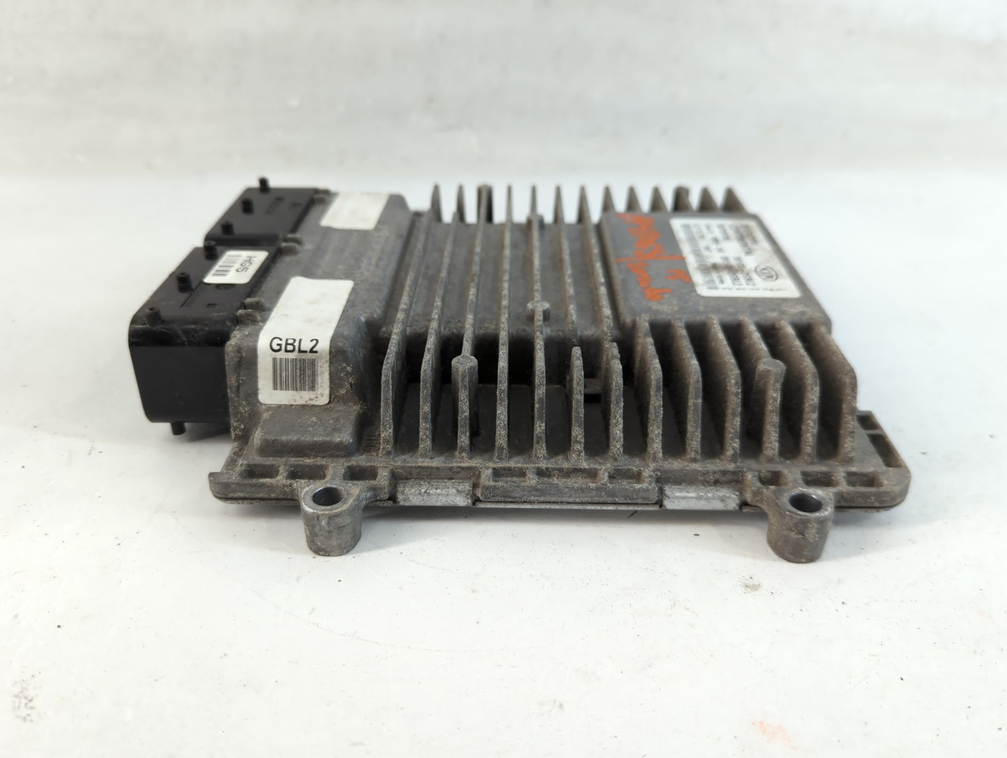 2014-2015 Kia Sorento PCM Engine Control Computer ECU ECM PCU OEM P/N:39113-2GBL2 39103-2GBL2 Fits Fits 2014 2015 OEM Used Auto Parts - Oemusedautoparts1.com