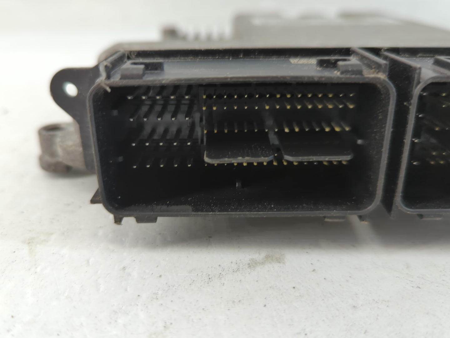 2015-2016 Ford Escape PCM Engine Control Computer ECU ECM PCU OEM P/N:FJ5A-12A650-MA Fits Fits 2015 2016 OEM Used Auto Parts - Oemusedautoparts1.com