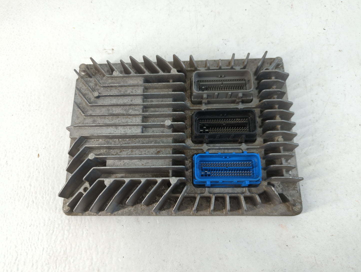 2013-2016 Gmc Terrain PCM Engine Control Computer ECU ECM PCU OEM P/N:12653998 12651807 Fits Fits 2013 2014 2015 2016 OEM Used Auto Parts - Oemusedautoparts1.com