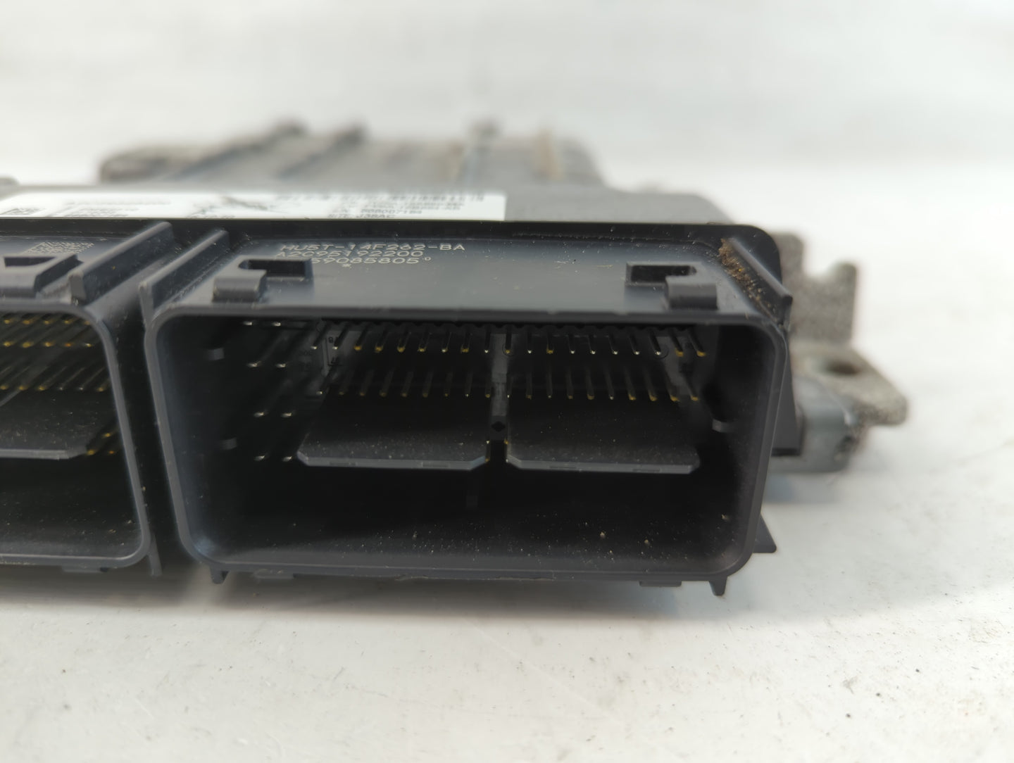 2017-2019 Ford Escape PCM Engine Control Computer ECU ECM PCU OEM P/N:HJ5A-12A650-MA Fits Fits 2017 2018 2019 OEM Used Auto Parts - Oemusedautoparts1.com
