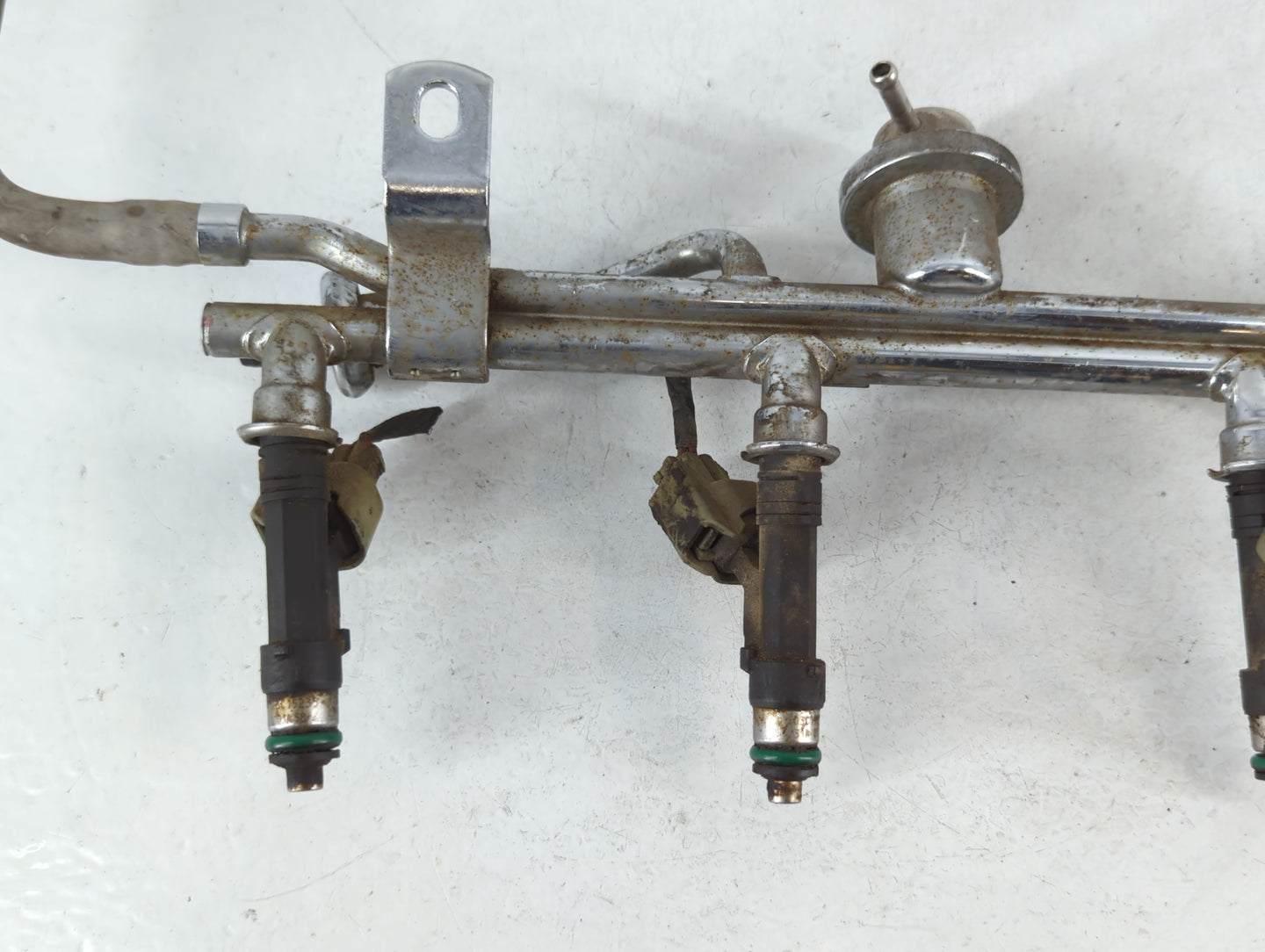 2003 Ford Expedition Fuel Injectors P/N:2L1E-9F792-F Fits OEM Used Auto Parts - Oemusedautoparts1.com