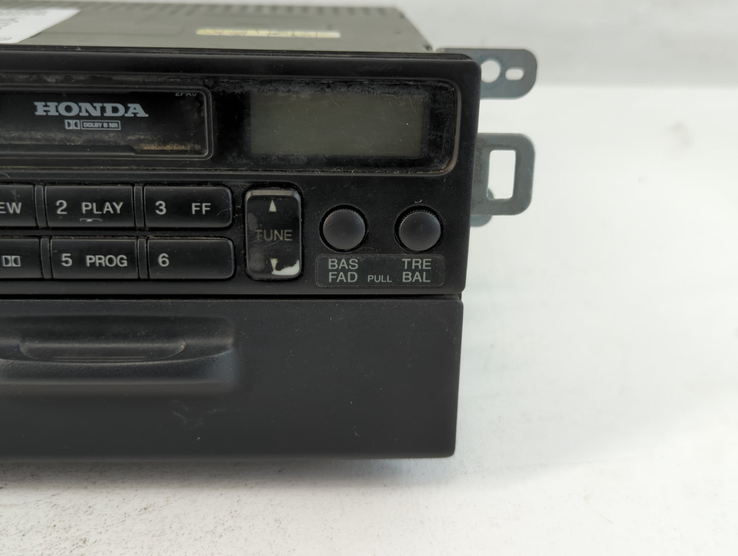 1998-2000 Honda Accord Radio AM FM Cd Player Receiver Replacement Fits Fits 1998 1999 2000 2001 2002 2003 2004 OEM Used Auto Parts - Oemusedautoparts1.com