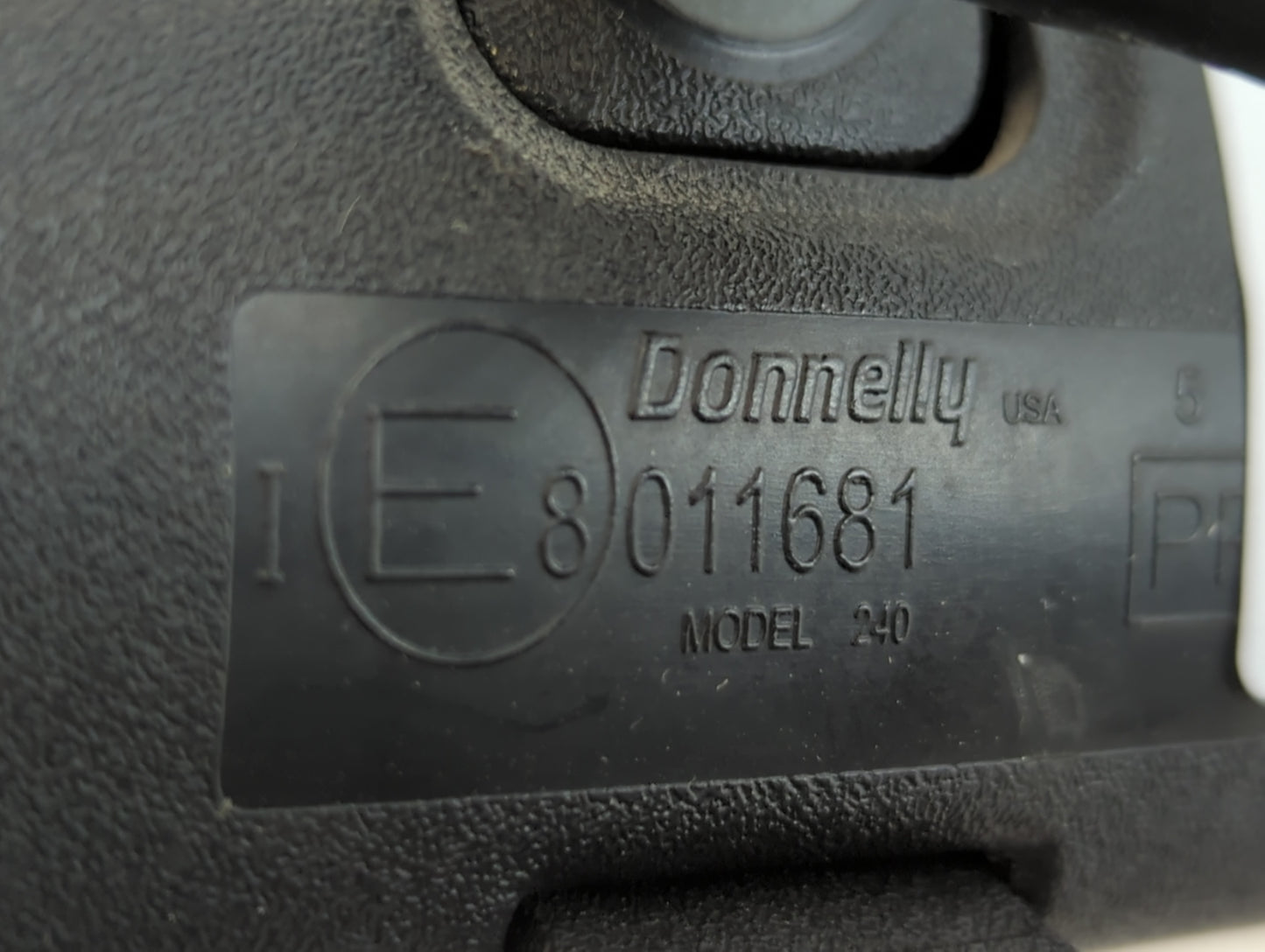 2004-2008 Chrysler Pacifica Interior Rear View Mirror Replacement OEM P/N:E8011681 Fits Fits 2004 2005 2006 2007 2008 OEM Used Auto Parts - Oemusedautoparts1.com