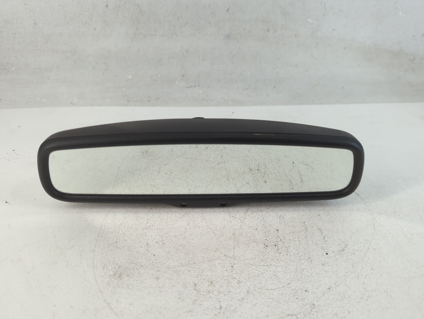 2004-2008 Chrysler Pacifica Interior Rear View Mirror Replacement OEM P/N:E11015892 Fits Fits 2004 2005 2006 2007 2008 OEM Used Auto Parts - Oemusedautoparts1.com