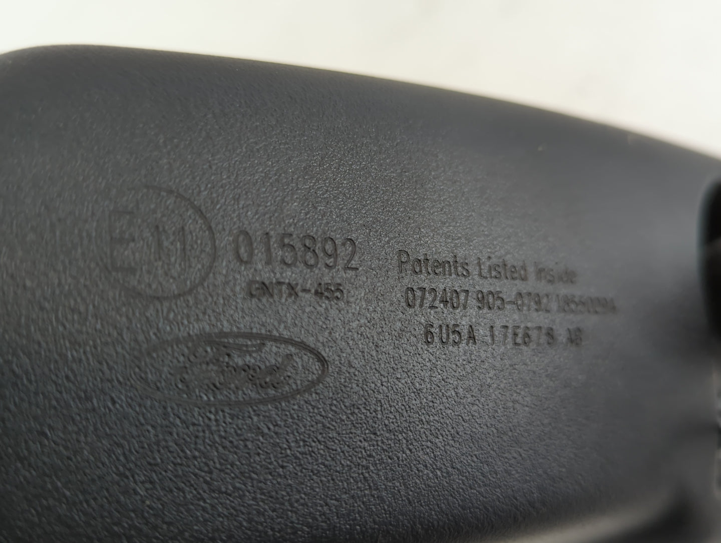 2004-2008 Chrysler Pacifica Interior Rear View Mirror Replacement OEM P/N:E11015892 Fits Fits 2004 2005 2006 2007 2008 OEM Used Auto Parts - Oemusedautoparts1.com