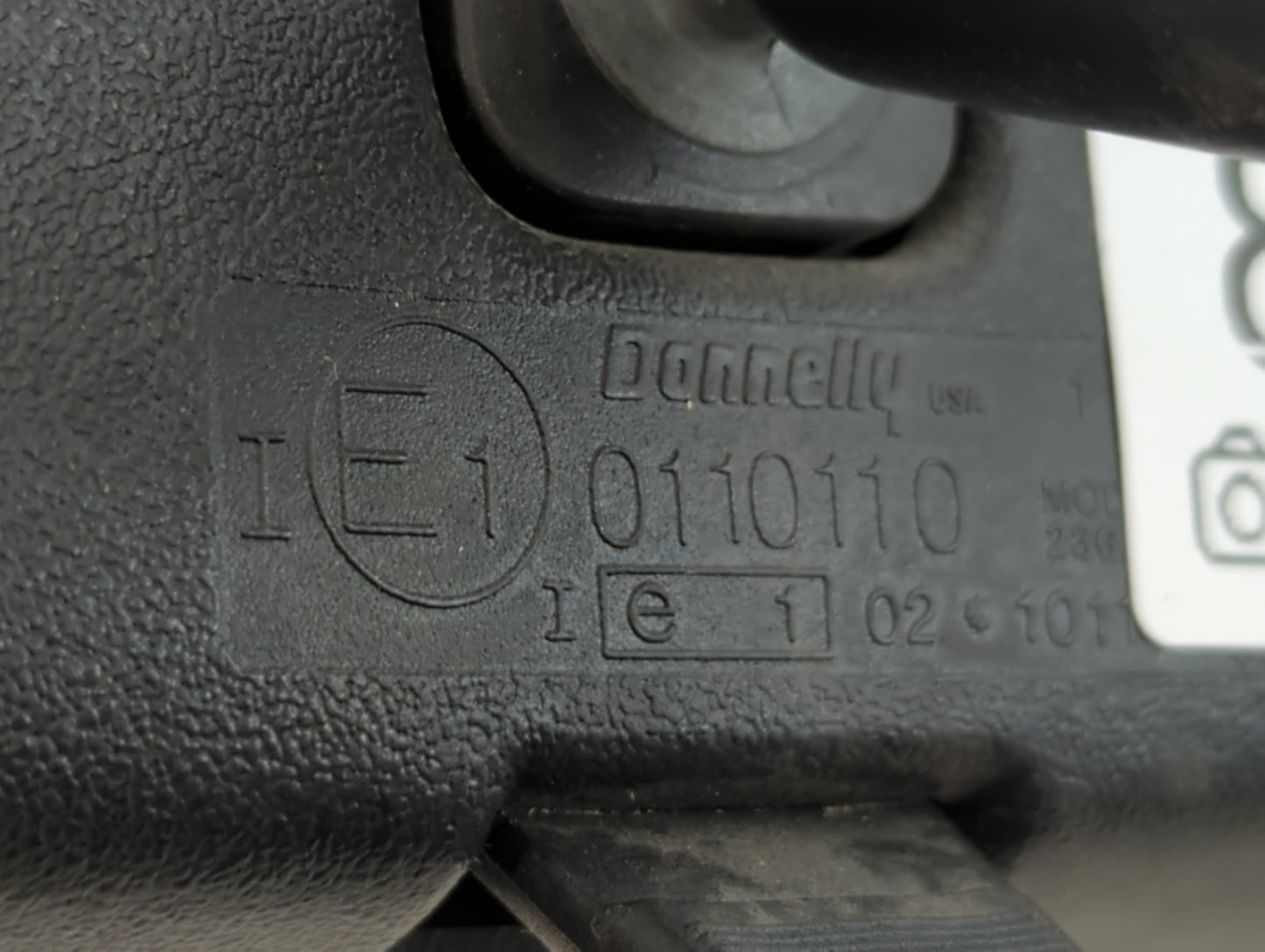 2004-2008 Chrysler Pacifica Interior Rear View Mirror Replacement OEM P/N:E10110110 Fits Fits 2004 2005 2006 2007 2008 OEM Used Auto Parts - Oemusedautoparts1.com