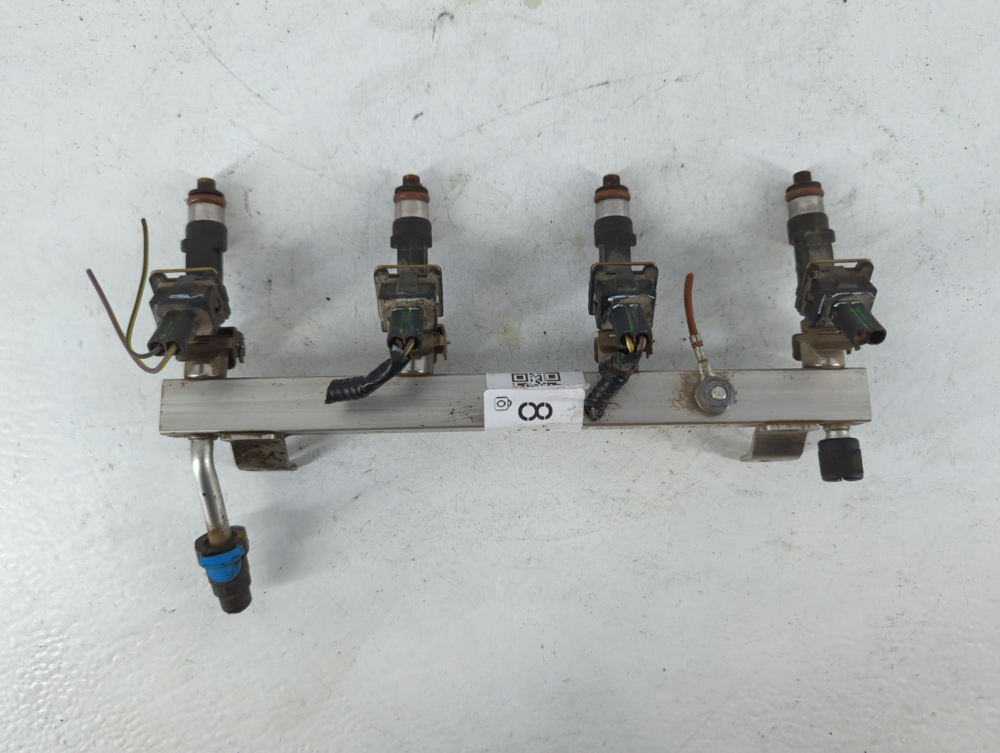 2001 Mercedes-Benz C320 Fuel Injectors P/N:0 280 151 253 Fits OEM Used Auto Parts - Oemusedautoparts1.com