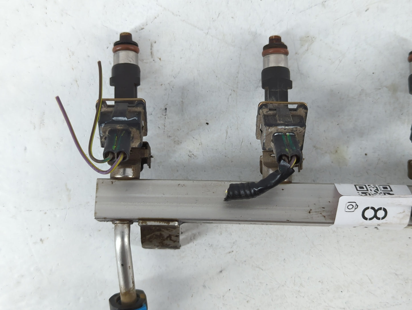 2001 Mercedes-Benz C320 Fuel Injectors P/N:0 280 151 253 Fits OEM Used Auto Parts - Oemusedautoparts1.com