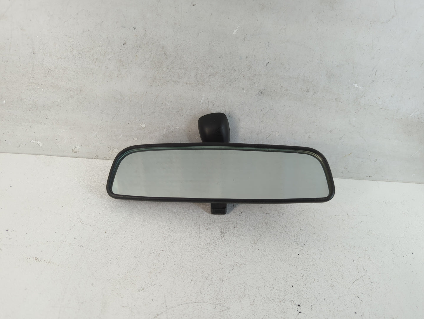 2000-2004 Hyundai Accent Interior Rear View Mirror Replacement OEM P/N:E402806 Fits OEM Used Auto Parts - Oemusedautoparts1.com