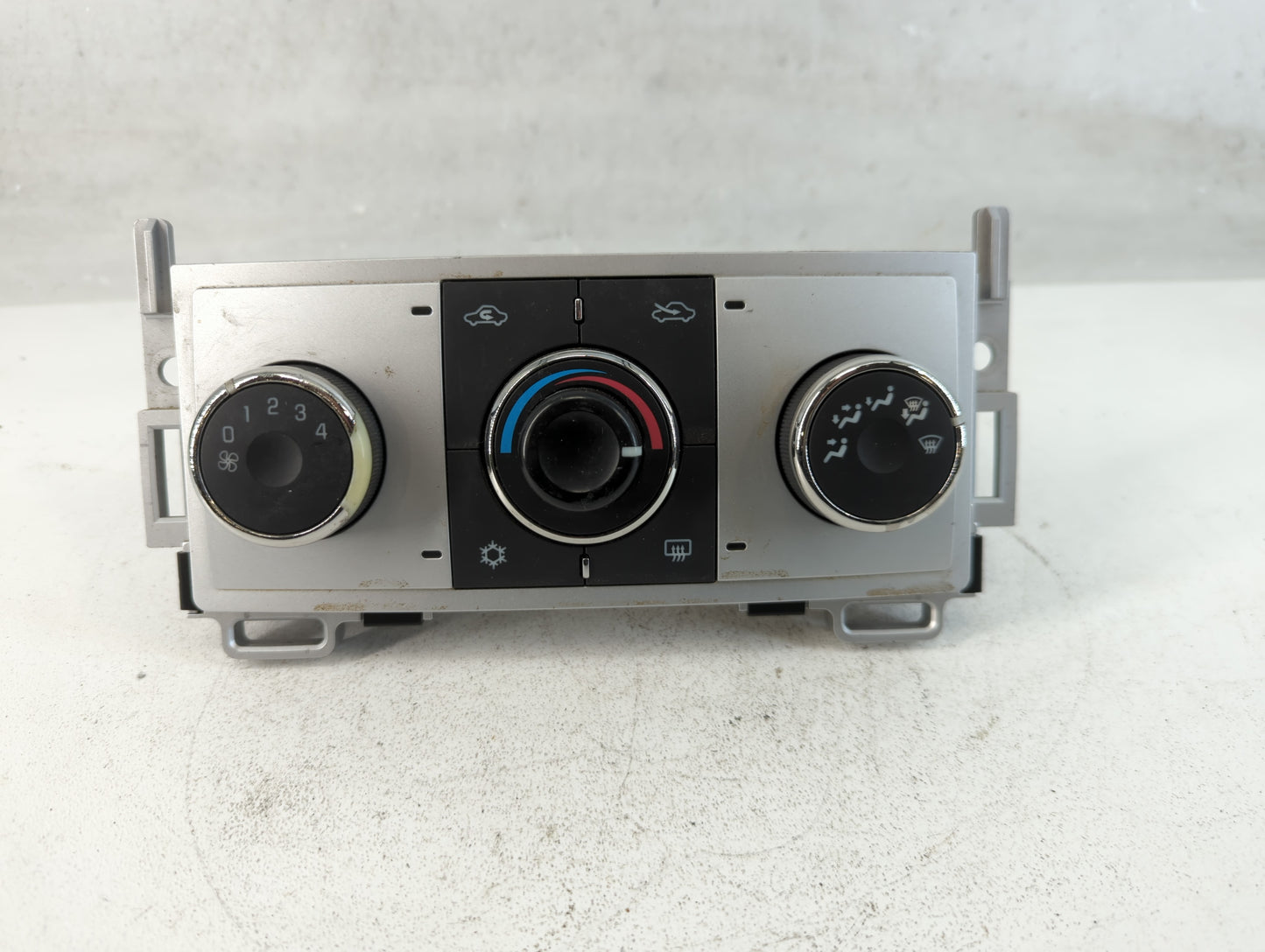 2004-2008 Chevrolet Malibu Climate Control Module Temperature AC/Heater Replacement P/N:25878418 Fits OEM Used Auto Parts - Oemusedautoparts1.com
