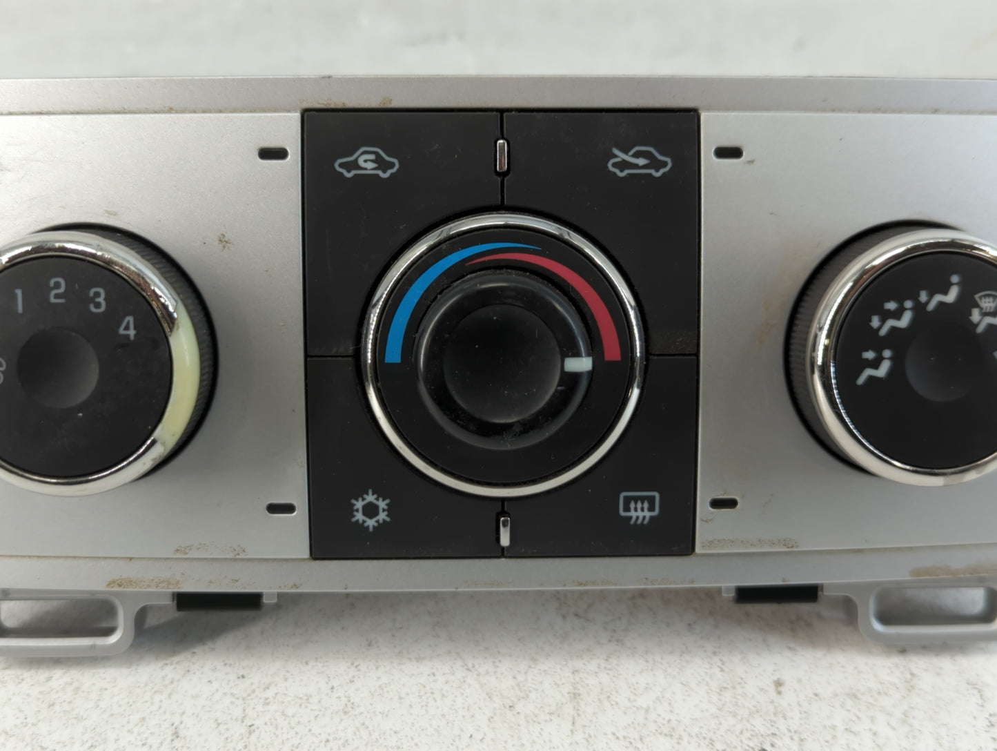 2004-2008 Chevrolet Malibu Climate Control Module Temperature AC/Heater Replacement P/N:25878418 Fits OEM Used Auto Parts - Oemusedautoparts1.com