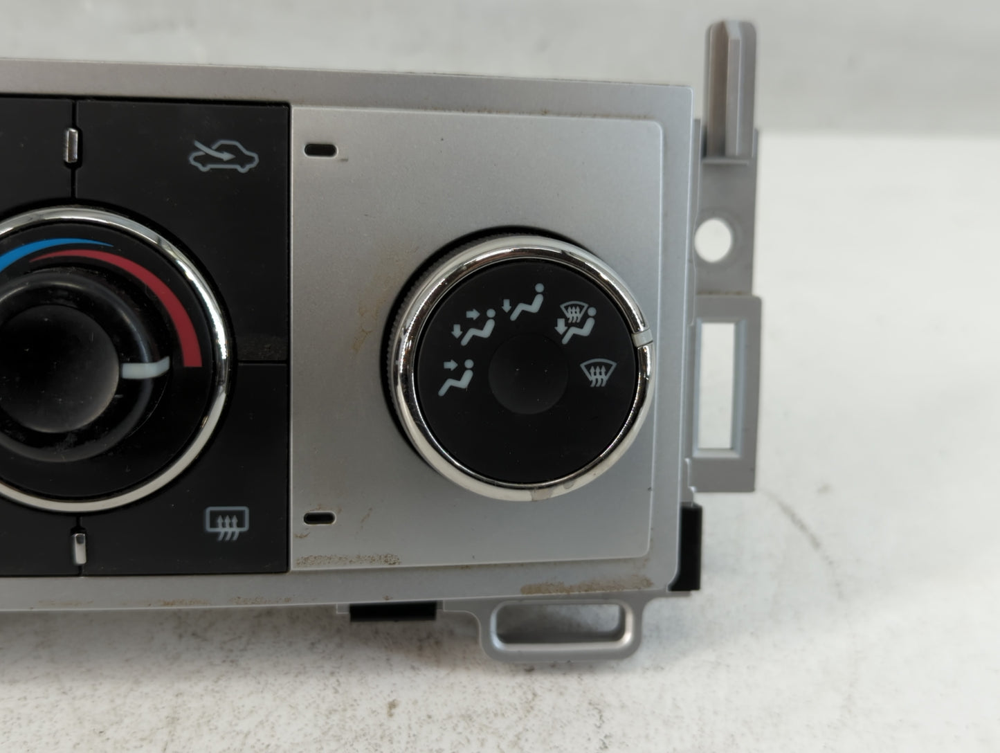 2004-2008 Chevrolet Malibu Climate Control Module Temperature AC/Heater Replacement P/N:25878418 Fits OEM Used Auto Parts - Oemusedautoparts1.com