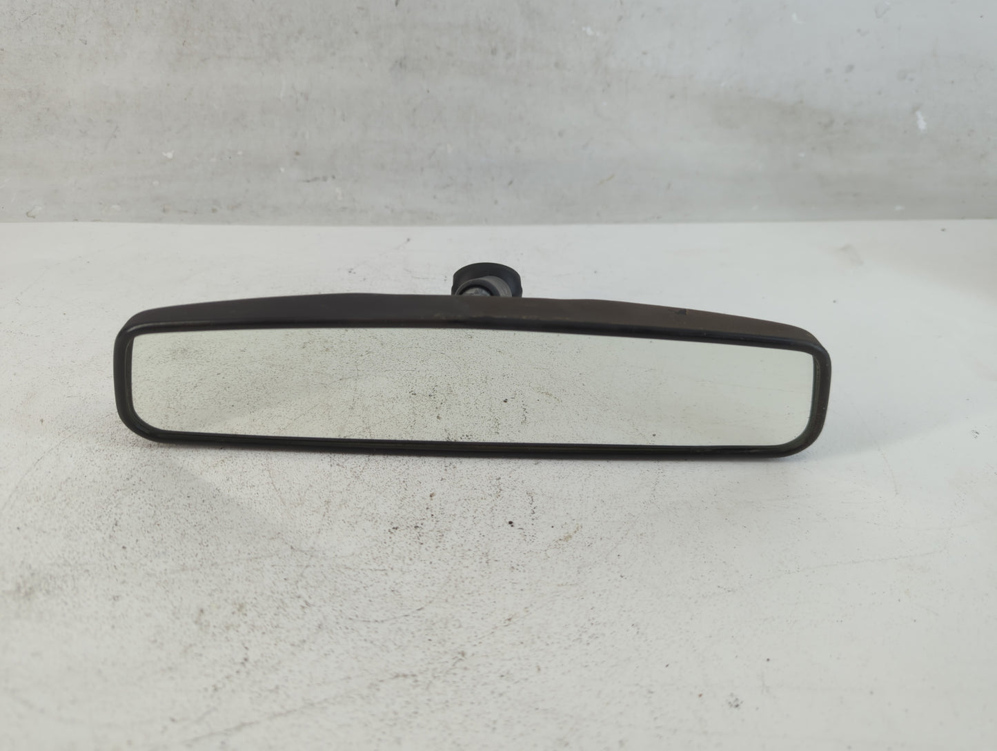 2004-2008 Chrysler Pacifica Interior Rear View Mirror Replacement OEM P/N:E8011083 Fits Fits 2004 2005 2006 2007 2008 OEM Used Auto Parts - Oemusedautoparts1.com
