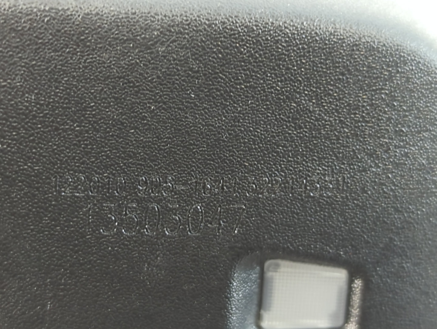 2004-2008 Chrysler Pacifica Interior Rear View Mirror Replacement OEM P/N:13503047 Fits Fits 2004 2005 2006 2007 2008 OEM Used Auto Parts - Oemusedautoparts1.com